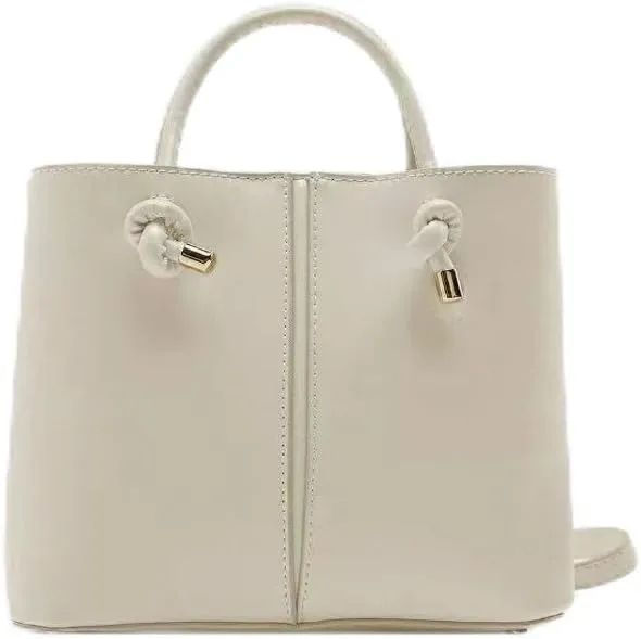 Fashionable and versatile large capacity bucket bag, casual shoulder crossbody bag, niche black commuting handbag for women