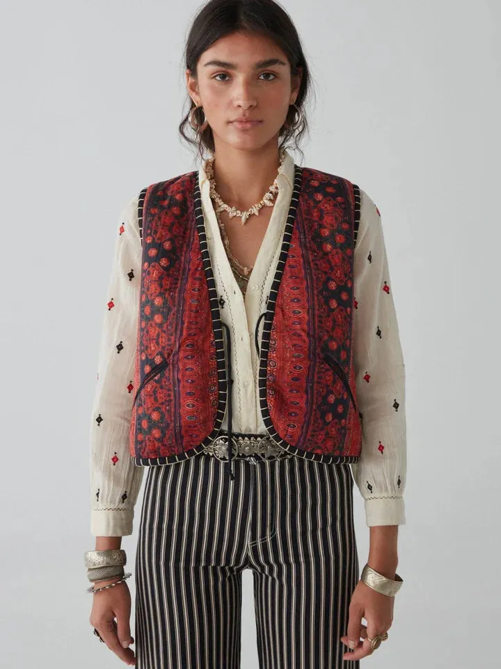 MAISON HOTEL The Paco Vest in Chez Castel