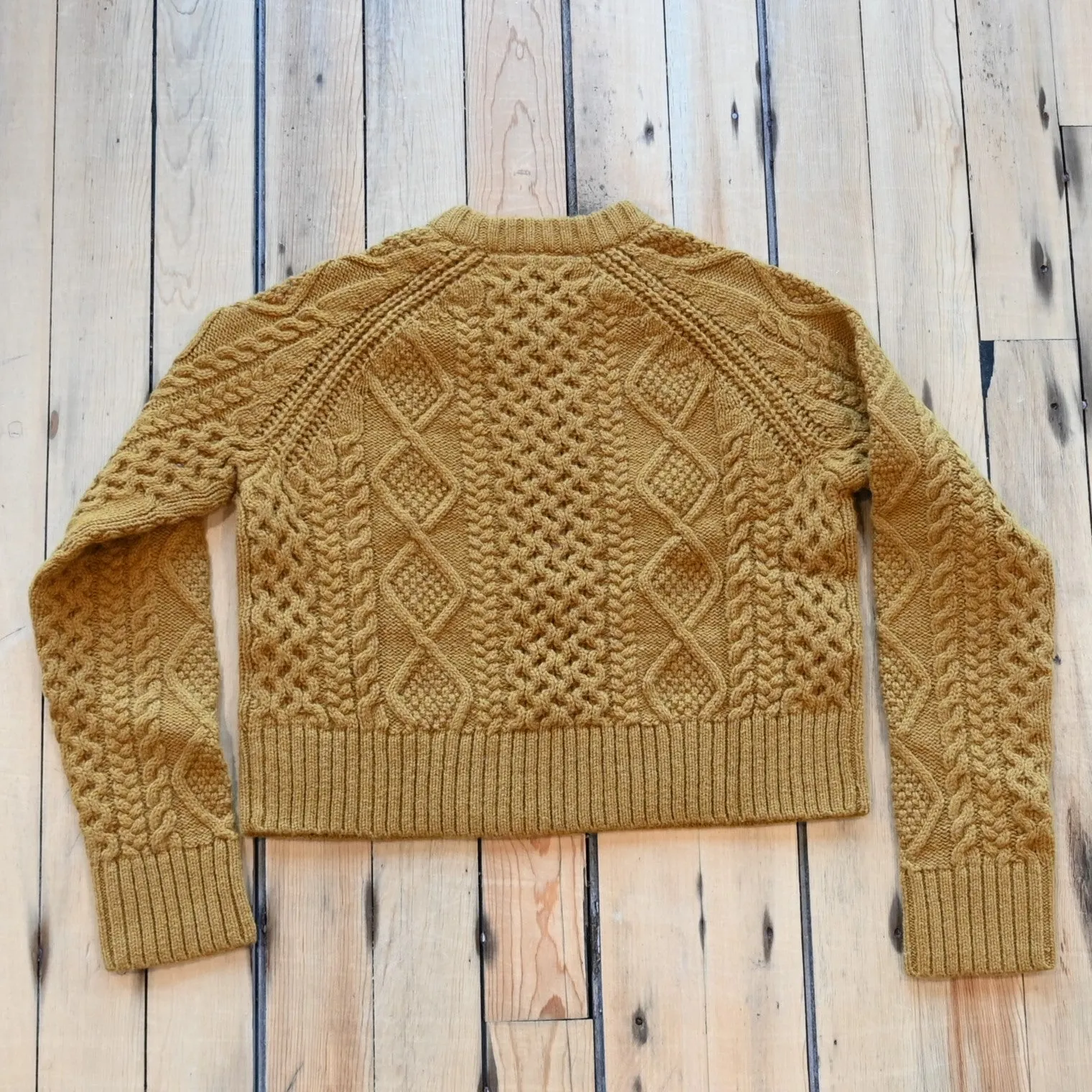 Pendleton Ladies Cropped Fisherman Cable Knit Wool Sweater in Deep Gold
