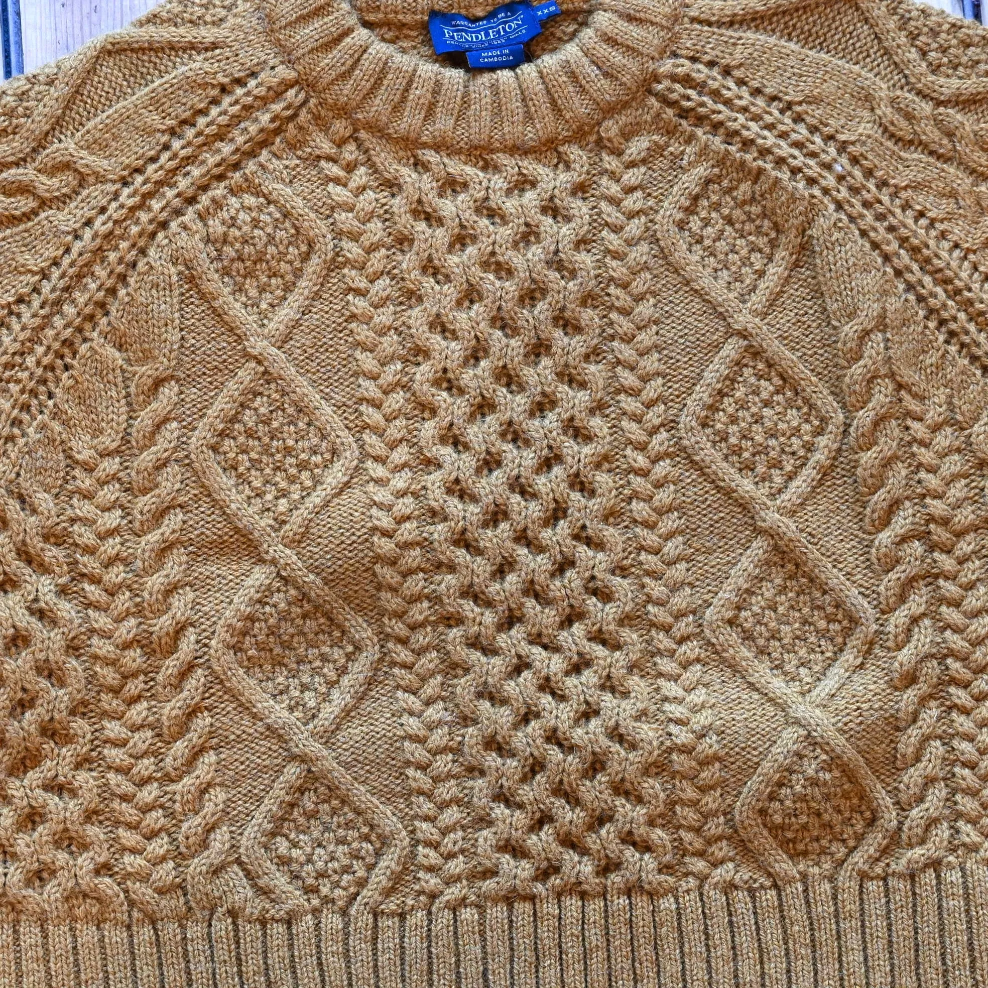 Pendleton Ladies Cropped Fisherman Cable Knit Wool Sweater in Deep Gold