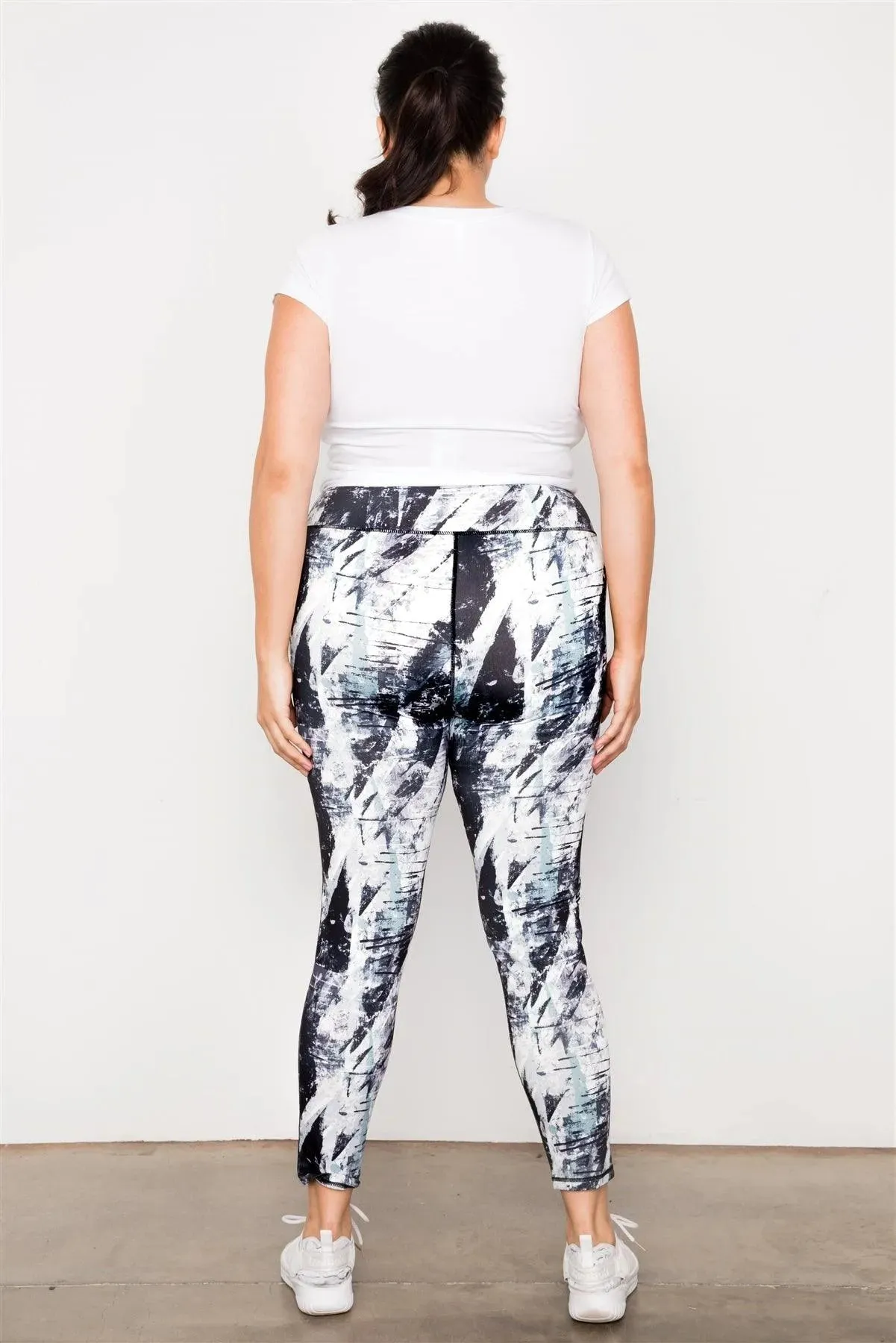 Plus Size Black White Abstract Active Athletic Leggings