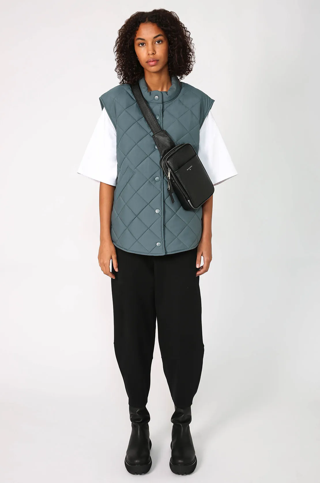 stride vest / teal blue
