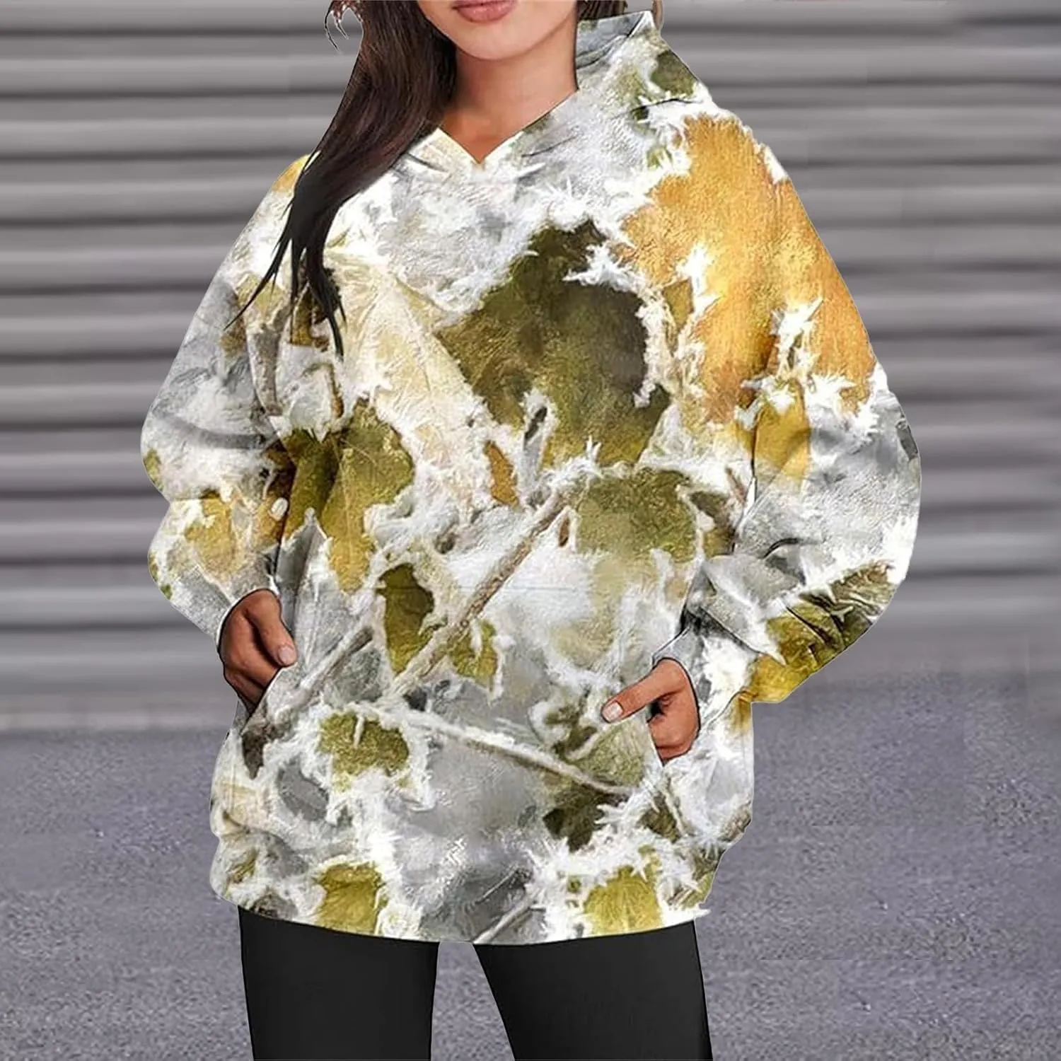 Womens Camo Hoodies Sweatshirt Maple Leaf Print Oversized Hooded Sweatshirt Long Sleeve Fall Pullover Top with Pockets
